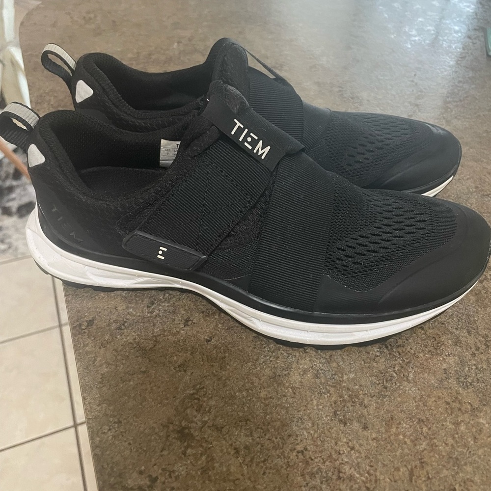 TIEM spin shoes, clips included